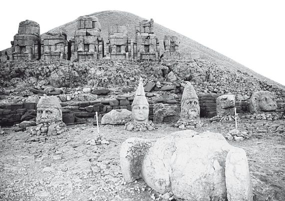 Иллюстрация к книге — Первое чудо света. Как и для чего были построены египетские пирамиды [i_043.jpg]