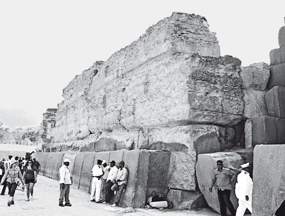 Иллюстрация к книге — Первое чудо света. Как и для чего были построены египетские пирамиды [i_120.jpg]