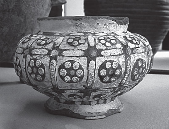 Иллюстрация к книге — Китайская империя. От Сына Неба до Мао Цзэдуна [i_016.jpg]