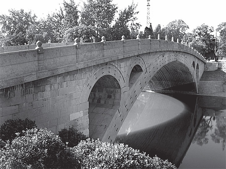 Иллюстрация к книге — Китайская империя. От Сына Неба до Мао Цзэдуна [i_046.jpg]