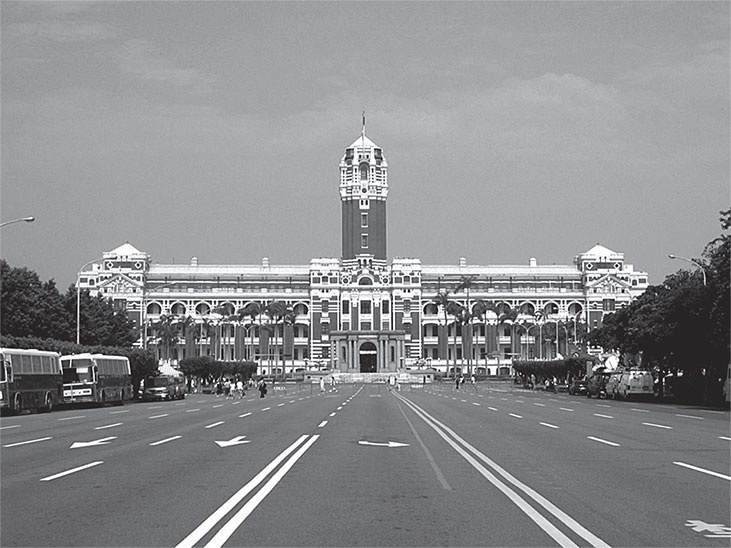 Иллюстрация к книге — Китайская империя. От Сына Неба до Мао Цзэдуна [i_114.jpg]