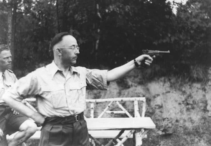 Иллюстрация к книге — Свитки из пепла [i_080.jpg]