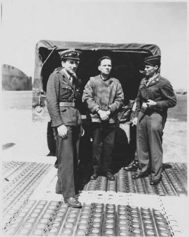 Иллюстрация к книге — Свитки из пепла [i_087.jpg]