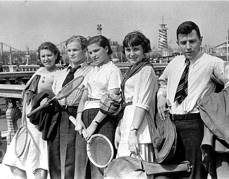 Иллюстрация к книге — Зубы дракона. Мои 30-е годы [i_008.jpg]