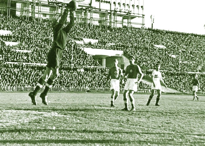 Иллюстрация к книге — Лев Яшин. Легендарный вратарь [i_016.jpg]