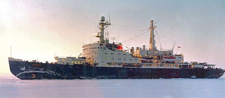 Иллюстрация к книге — Отечественные морские ледоколы. От &quot;Ермака&quot; до &quot;50 лет победы&quot; [i_025.jpg]