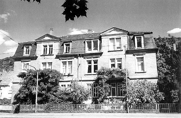 Иллюстрация к книге — Антиподы. Альберт Эйнштейн и другие люди в контексте физики и истории [_17.jpg]