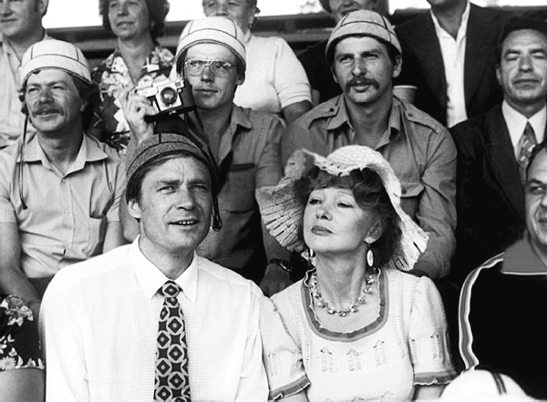 Иллюстрация к книге — Людмила Гурченко. Я - Актриса! [i_045.jpg]