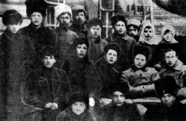 Иллюстрация к книге — Сергей Круглов. Два десятилетия в руководстве органов госбезопасности и внутренних дел СССР [i_007.jpg]