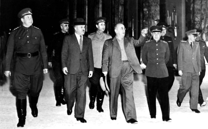 Иллюстрация к книге — Сергей Круглов. Два десятилетия в руководстве органов госбезопасности и внутренних дел СССР [i_035.jpg]