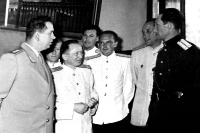 Иллюстрация к книге — Сергей Круглов. Два десятилетия в руководстве органов госбезопасности и внутренних дел СССР [i_056.jpg]