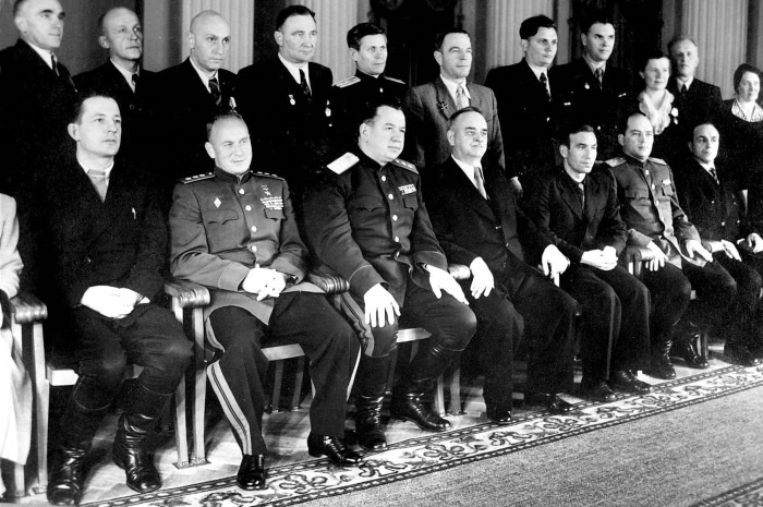 Иллюстрация к книге — Сергей Круглов. Два десятилетия в руководстве органов госбезопасности и внутренних дел СССР [i_063.jpg]