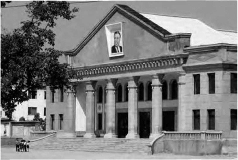 Иллюстрация к книге — Повседневная жизнь в Северной Корее [i_007.jpg]