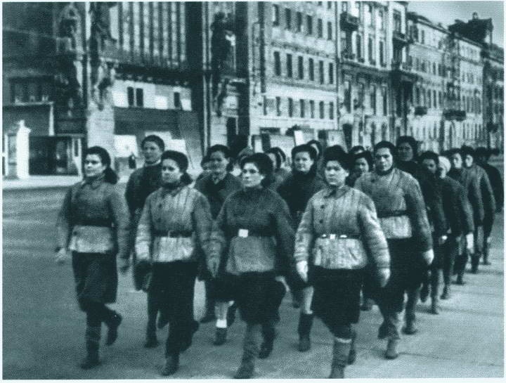 Иллюстрация к книге — Повседневная жизнь блокадного Ленинграда [i_012.jpg]