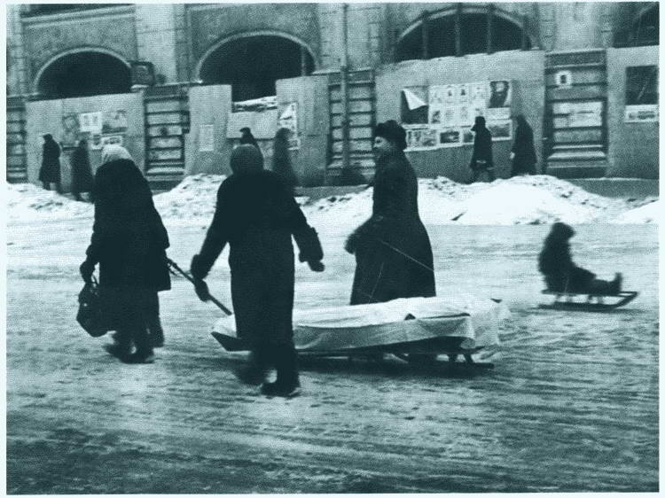 Иллюстрация к книге — Повседневная жизнь блокадного Ленинграда [i_031.jpg]