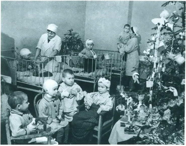 Иллюстрация к книге — Повседневная жизнь блокадного Ленинграда [i_044.jpg]