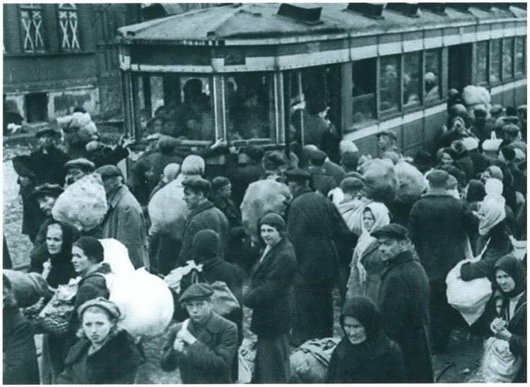 Иллюстрация к книге — Повседневная жизнь блокадного Ленинграда [i_051.jpg]