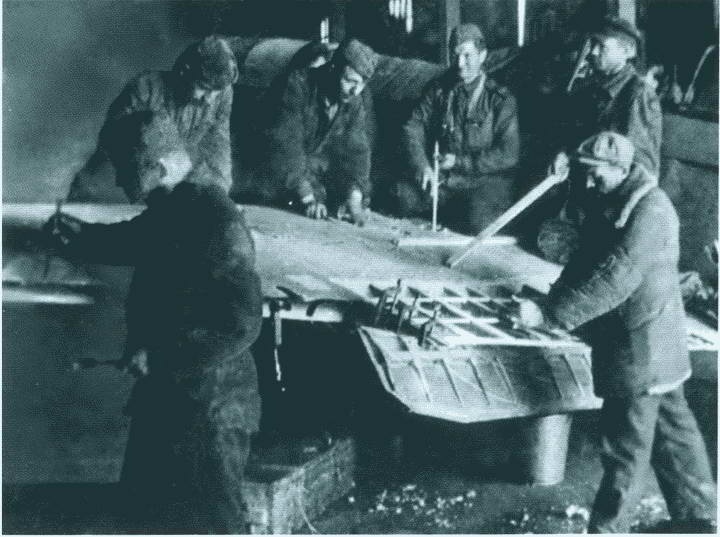 Иллюстрация к книге — Повседневная жизнь блокадного Ленинграда [i_056.jpg]