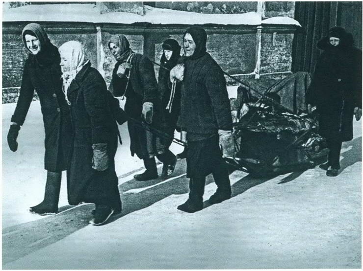 Иллюстрация к книге — Повседневная жизнь блокадного Ленинграда [i_060.jpg]