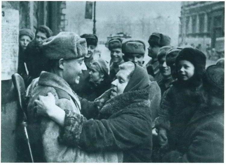 Иллюстрация к книге — Повседневная жизнь блокадного Ленинграда [i_067.jpg]