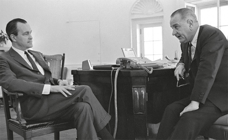 Иллюстрация к книге — Анатомия убийства. Гибель Джона Кеннеди. Тайны следствия [i_029.jpg]