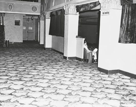 Иллюстрация к книге — Анатомия убийства. Гибель Джона Кеннеди. Тайны следствия [i_065.jpg]