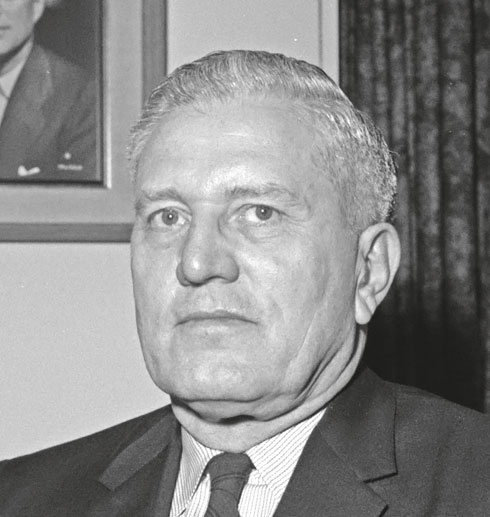 Иллюстрация к книге — Анатомия убийства. Гибель Джона Кеннеди. Тайны следствия [i_070.jpg]