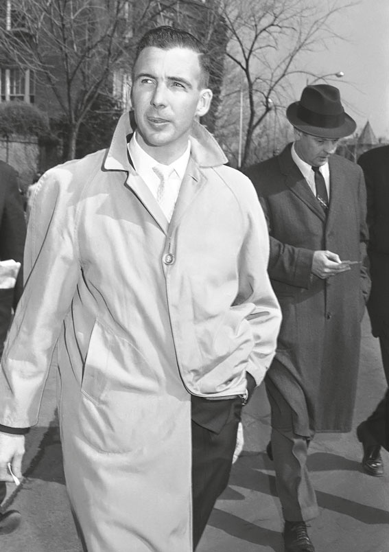 Иллюстрация к книге — Анатомия убийства. Гибель Джона Кеннеди. Тайны следствия [i_076.jpg]