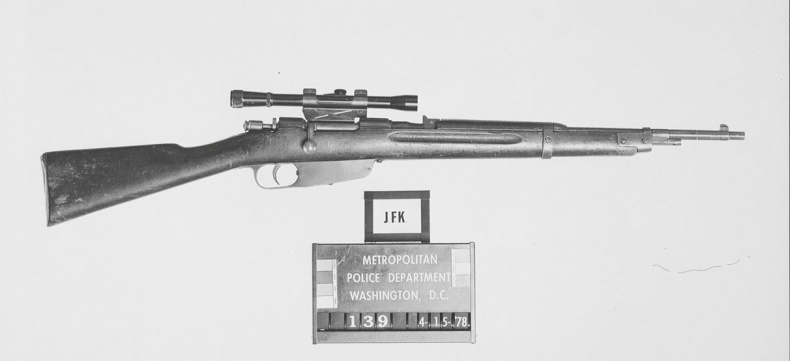 Иллюстрация к книге — Анатомия убийства. Гибель Джона Кеннеди. Тайны следствия [i_082.jpg]