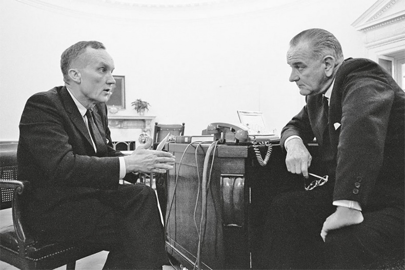 Иллюстрация к книге — Анатомия убийства. Гибель Джона Кеннеди. Тайны следствия [i_105.jpg]