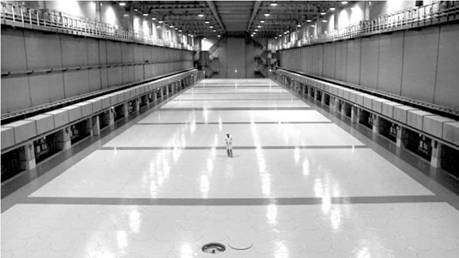 Иллюстрация к книге — Супербомба для супердержавы. Тайны создания термоядерного оружия [i_033.jpg]