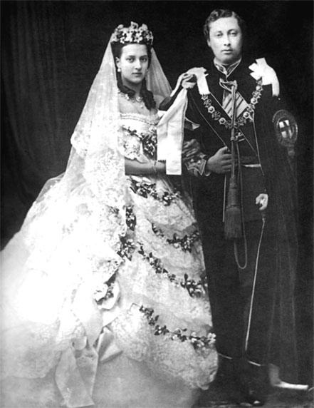 Иллюстрация к книге — Сокровища британской монархии. Скипетры, мечи и перстни в жизни английского двора [_7.jpg]