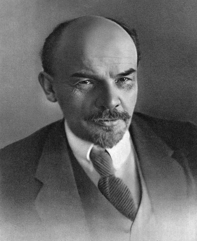 Иллюстрация к книге — Крах Великой империи. Загадочная история самой крупной геополитической катастрофы [i_022.jpg]