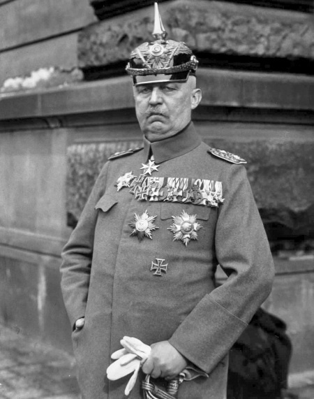 Иллюстрация к книге — Крах Великой империи. Загадочная история самой крупной геополитической катастрофы [i_025.jpg]