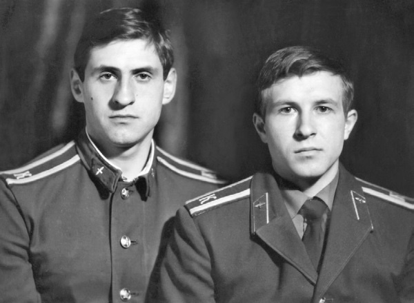 Иллюстрация к книге — Швабра, Ленин, АКМ. Правдивые истории из жизни военного училища [i_014.jpg]