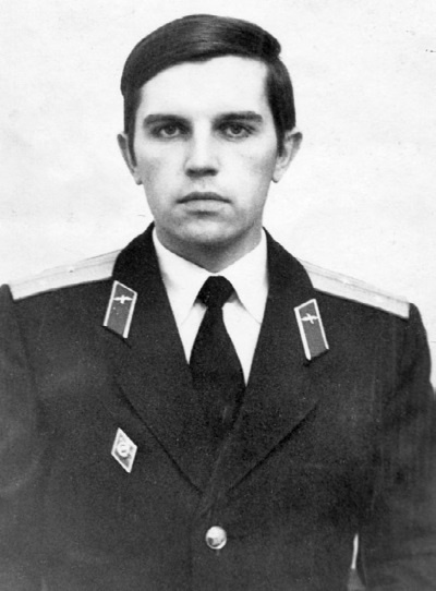 Иллюстрация к книге — Швабра, Ленин, АКМ. Правдивые истории из жизни военного училища [i_015.jpg]