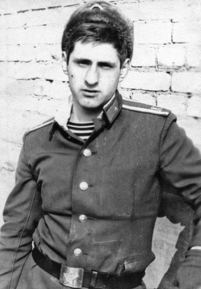 Иллюстрация к книге — Швабра, Ленин, АКМ. Правдивые истории из жизни военного училища [i_019.jpg]