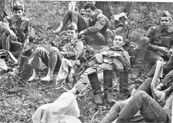 Иллюстрация к книге — Швабра, Ленин, АКМ. Правдивые истории из жизни военного училища [i_031.jpg]