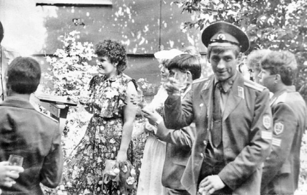 Иллюстрация к книге — Швабра, Ленин, АКМ. Правдивые истории из жизни военного училища [i_032.jpg]