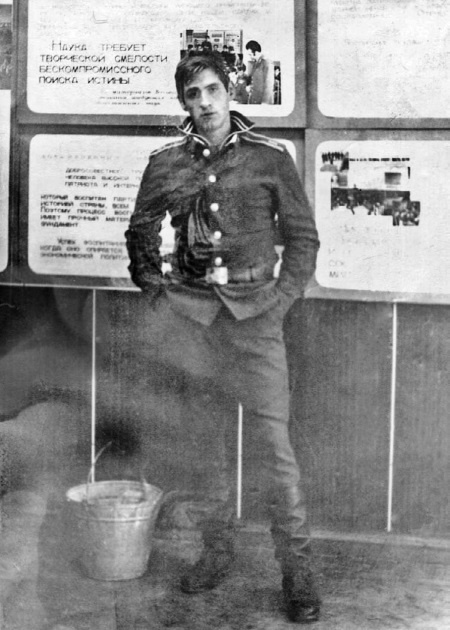 Иллюстрация к книге — Швабра, Ленин, АКМ. Правдивые истории из жизни военного училища [i_042.jpg]