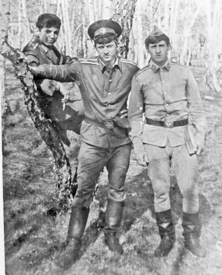 Иллюстрация к книге — Швабра, Ленин, АКМ. Правдивые истории из жизни военного училища [i_049.jpg]