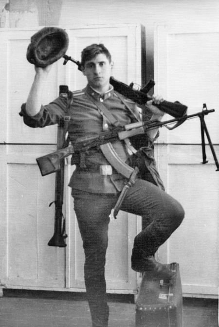 Иллюстрация к книге — Швабра, Ленин, АКМ. Правдивые истории из жизни военного училища [i_053.jpg]