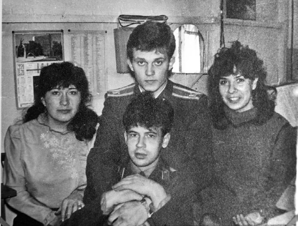 Иллюстрация к книге — Швабра, Ленин, АКМ. Правдивые истории из жизни военного училища [i_059.jpg]