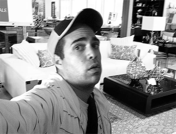 Иллюстрация к книге — Фейкбук. Реальная история, основанная на настоящей лжи [i_003.jpg]