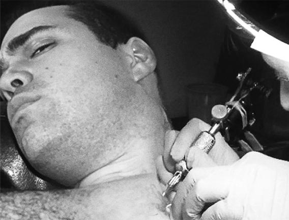 Иллюстрация к книге — Фейкбук. Реальная история, основанная на настоящей лжи [i_036.jpg]