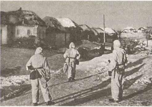 Иллюстрация к книге — "Штрафники" СС. Зондеркоманда "Дирлевангер" [i_028.jpg]