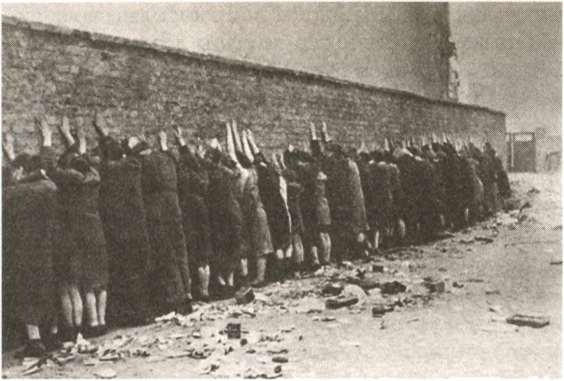 Иллюстрация к книге — "Штрафники" СС. Зондеркоманда "Дирлевангер" [i_034.jpg]