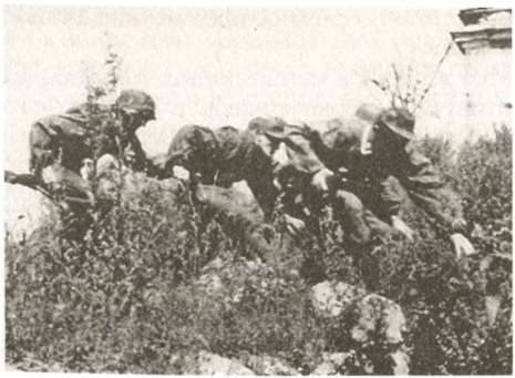 Иллюстрация к книге — "Штрафники" СС. Зондеркоманда "Дирлевангер" [i_045.jpg]