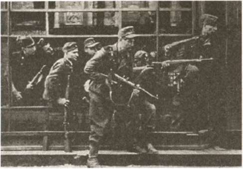 Иллюстрация к книге — "Штрафники" СС. Зондеркоманда "Дирлевангер" [i_053.jpg]