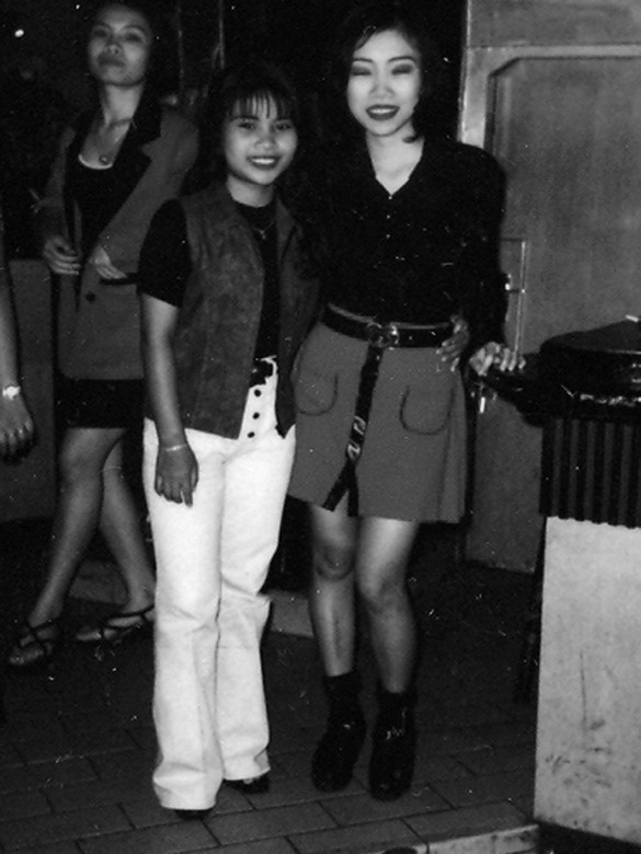 Иллюстрация к книге — Всего лишь 13. Подлинная история Лон [i_019.jpg]